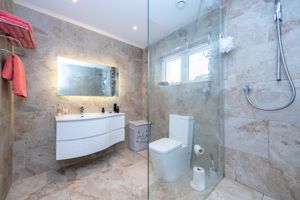 Shower room- click for photo gallery